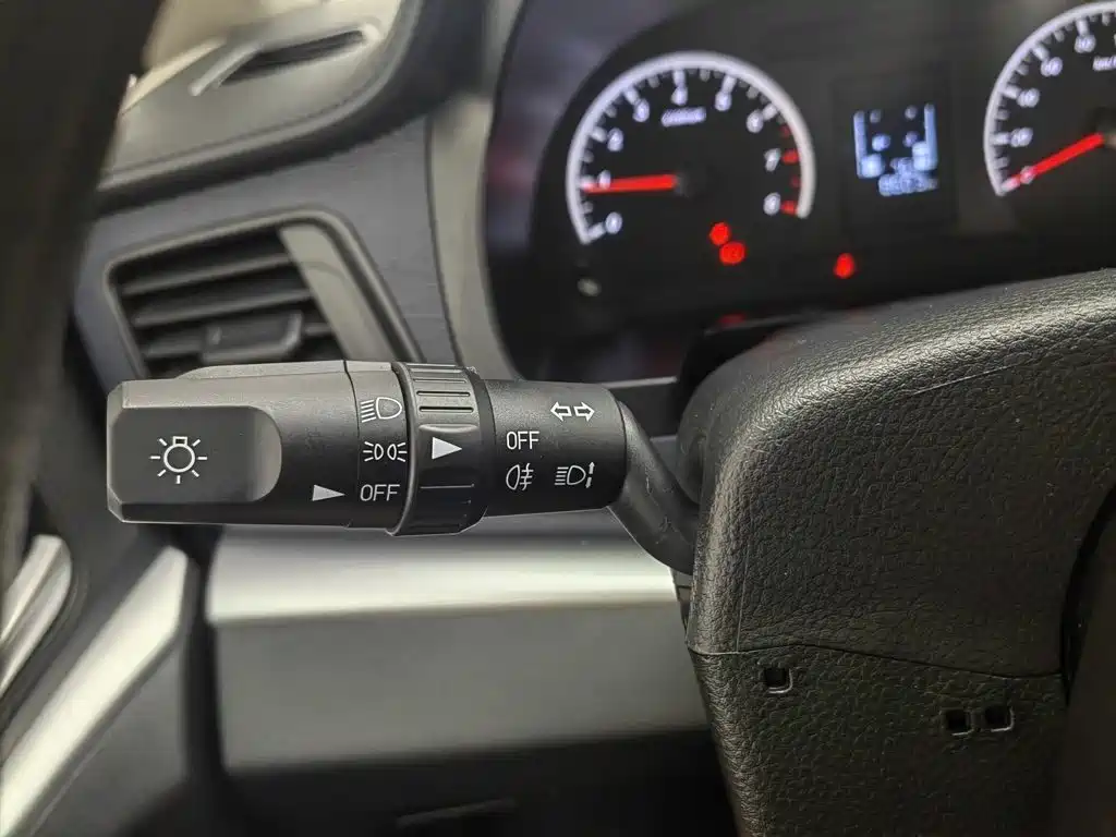 Dongfeng Fengxing Lingzhi 2025 2025 M5 1.6L Long Wheelbase Basic 5-seater