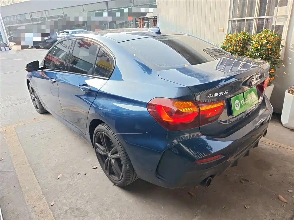 BMW 1 Series 2023 125i M Sport Shadow Edition фото 24