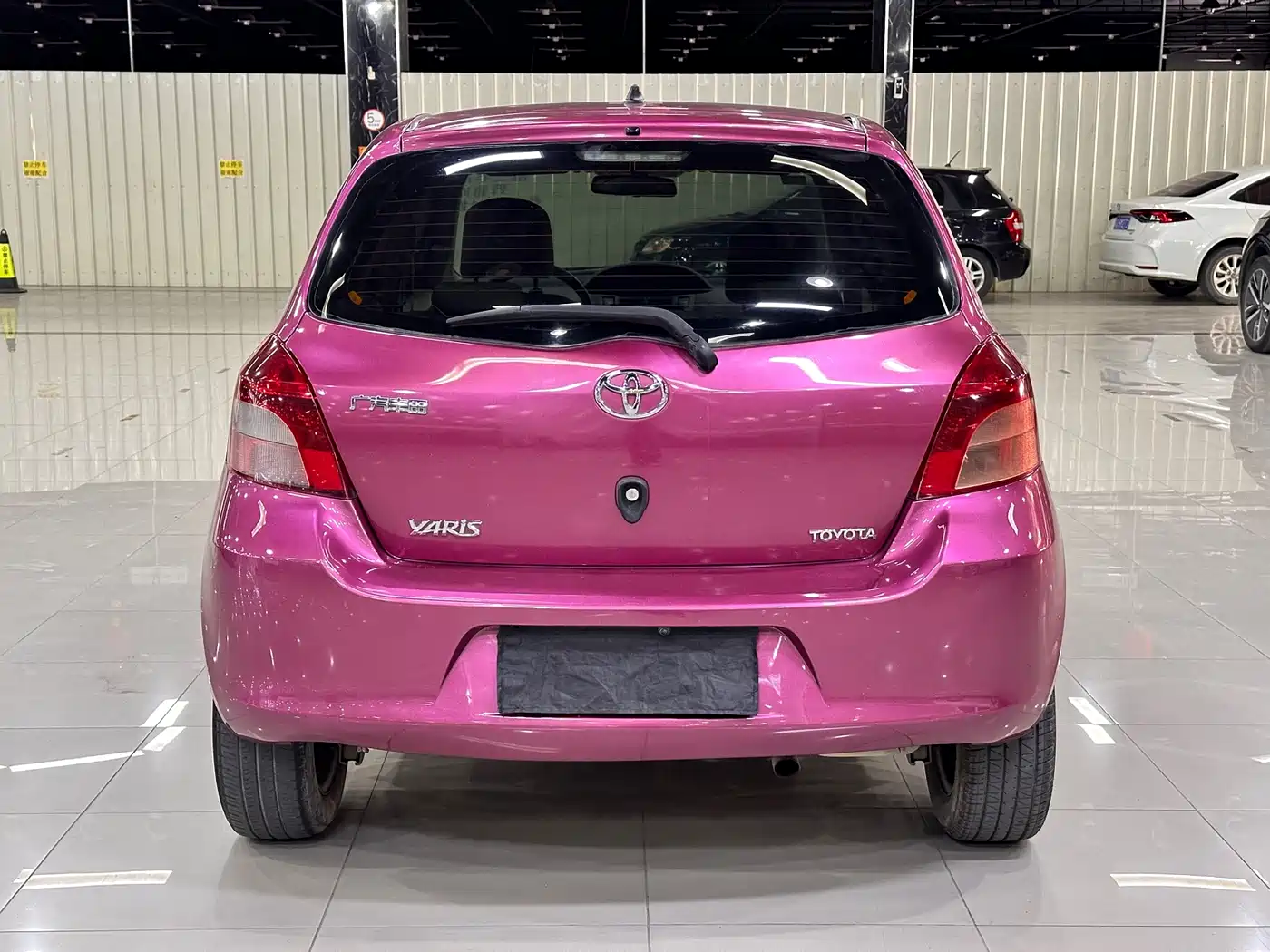 Toyota Yaris 2011 1.6E Auto Charm Edition фото 10