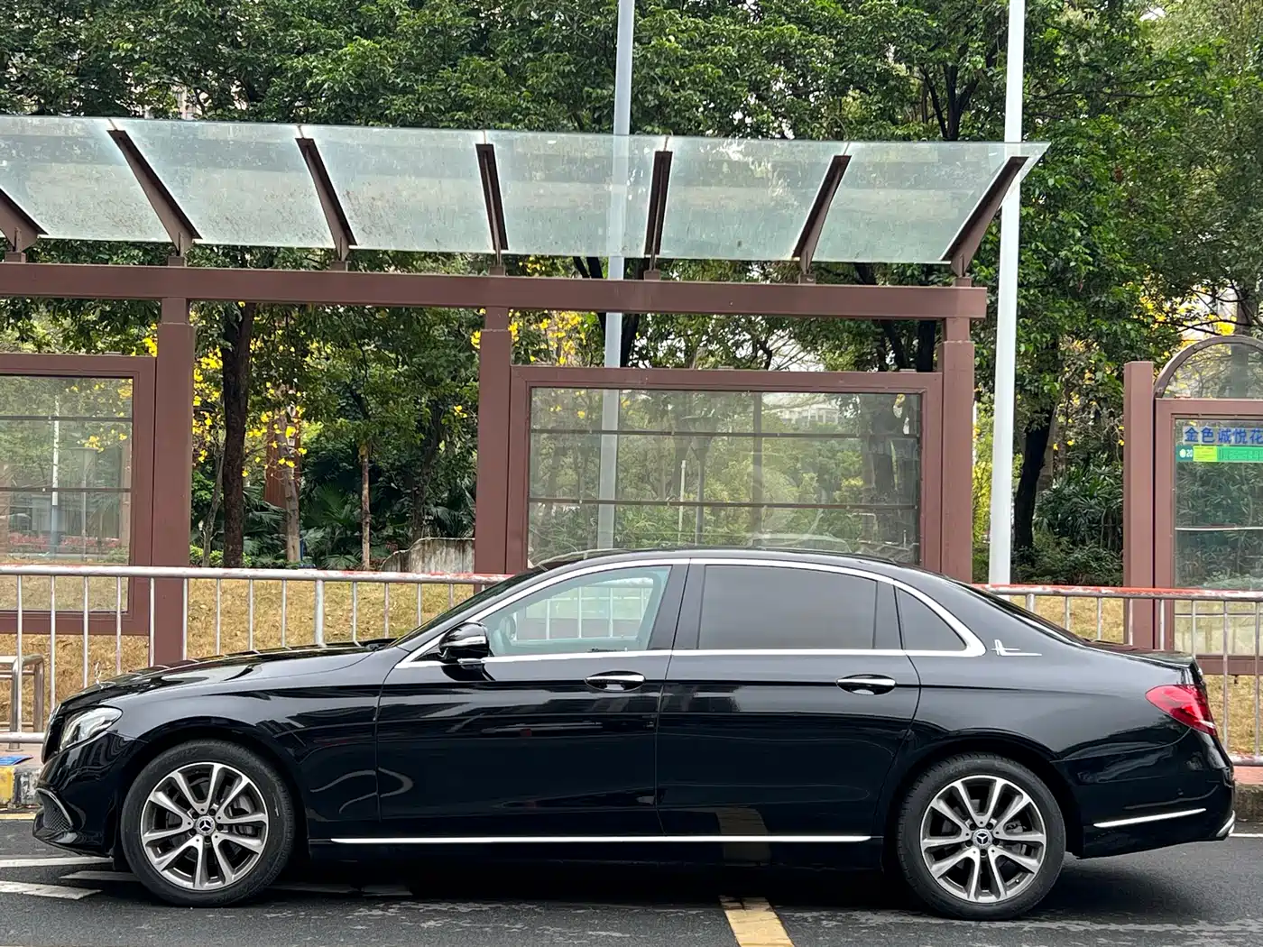 Mercedes-Benz E-Class 2019 E 200 L фото 21