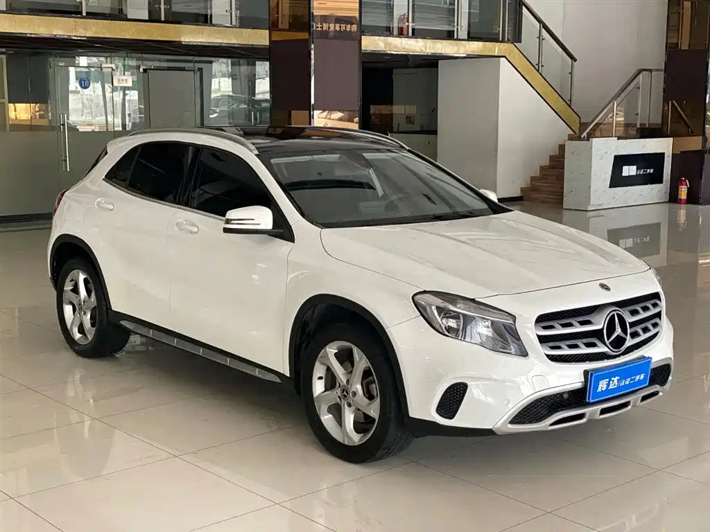 Mercedes-Benz GLA 2017 GLA 200 Dynamic фото 3