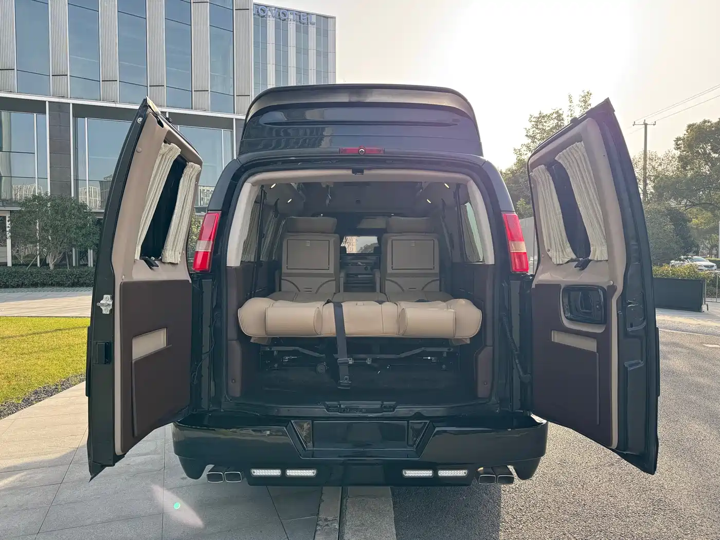 GMC Savana 2017 2017 2500S Premium Edition