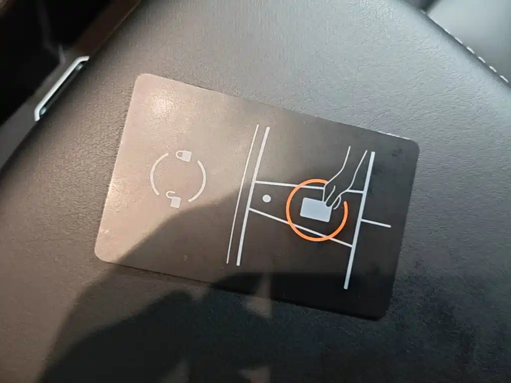 Фото 9 - Tesla Model 3