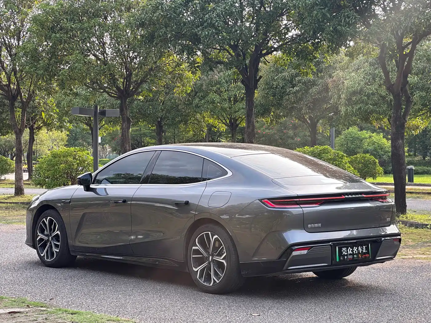 GEELY GALAXY GALAXY E8