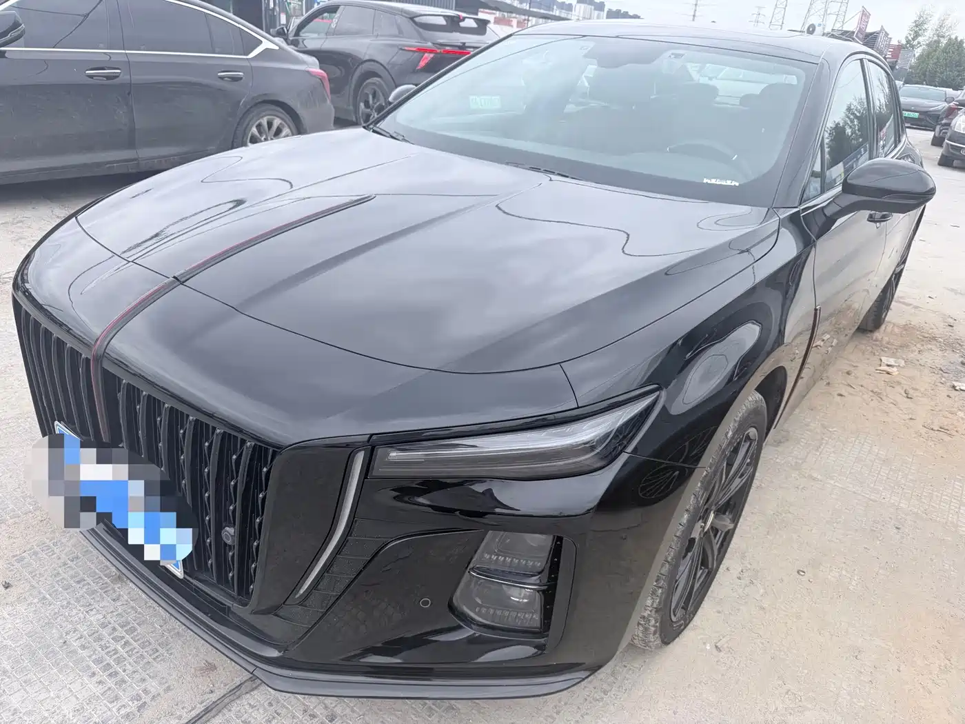 Фото 1 - Hongqi H5