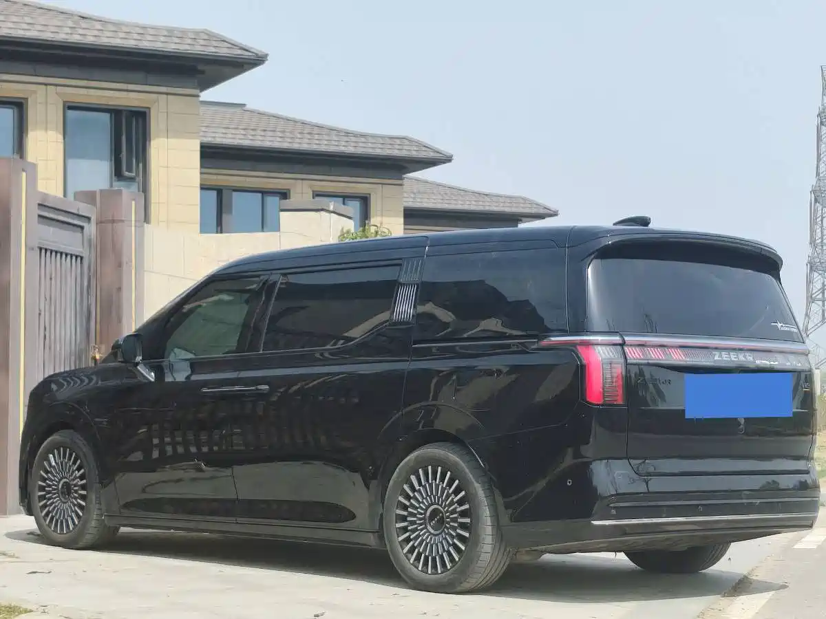 ZEEKR EXTREME KRYPTON 009