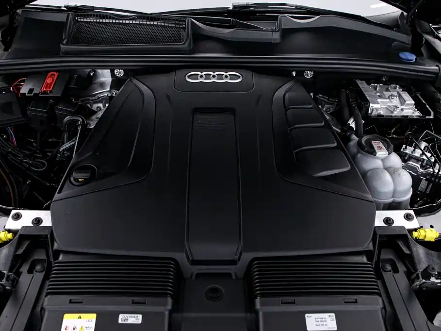 Audi Q7 2025 2025 45 TFSI quattro S line Black Warrior