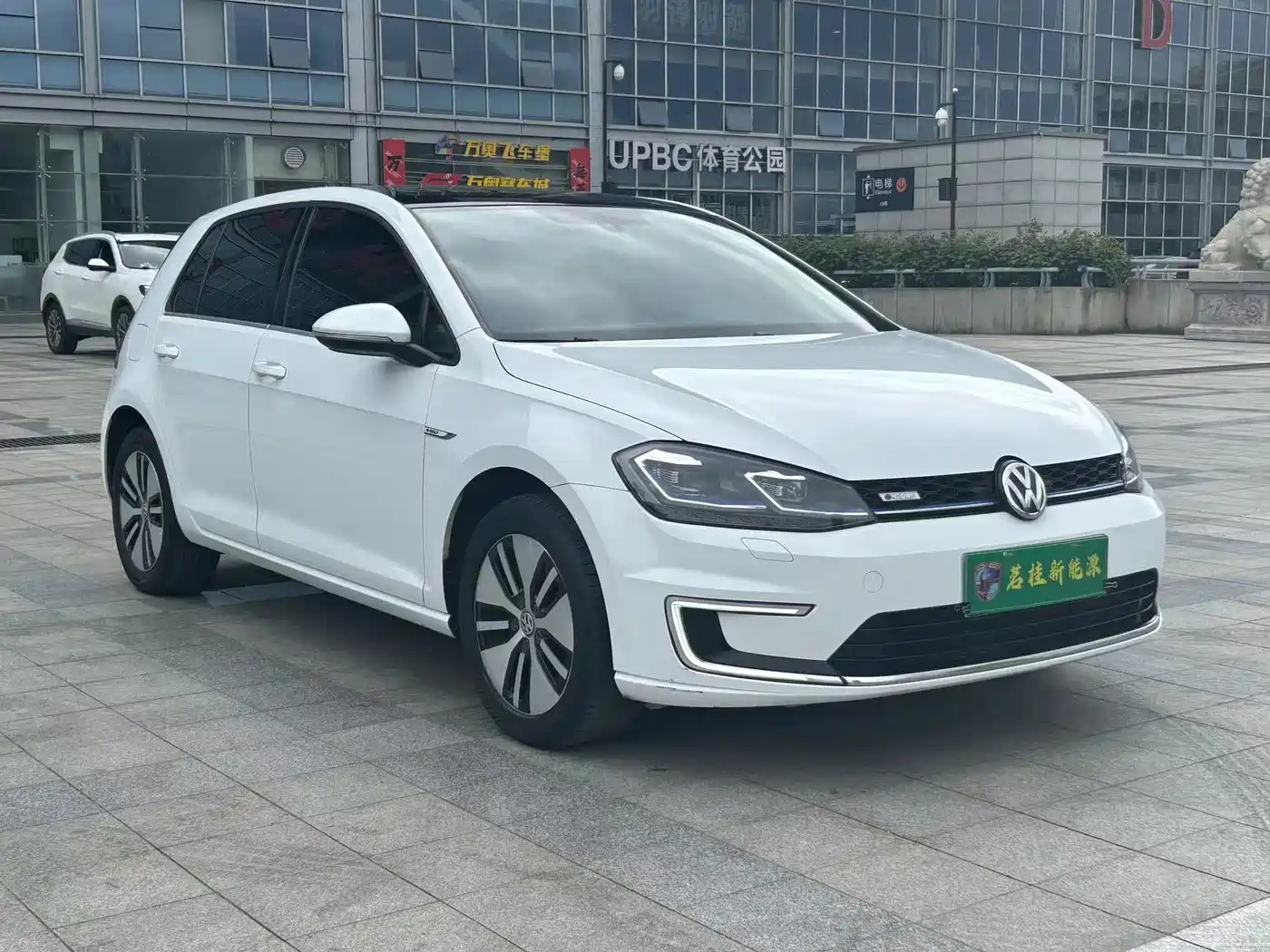 VOLKSWAGEN GOLF*PURE ELECTRICITY
