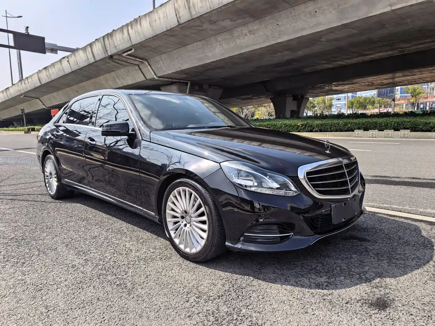 Mercedes-Benz E-Class 2015 E 200 L фото 3
