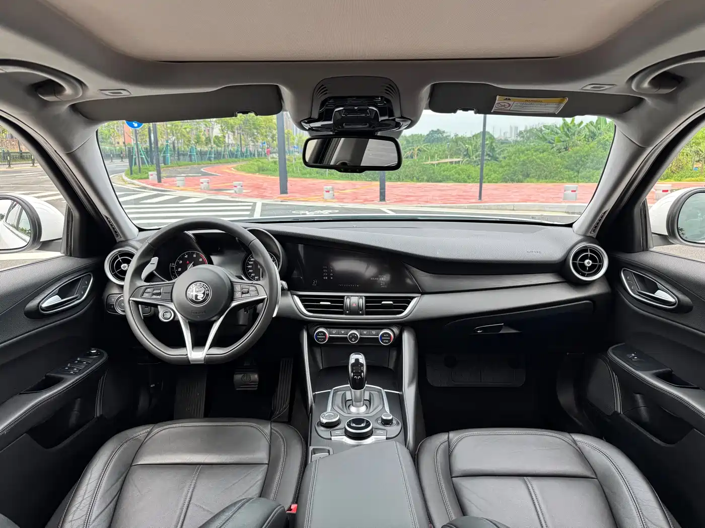 Alfa Romeo Giulia 2019 2017 2.0T 280HP Luxury Edition