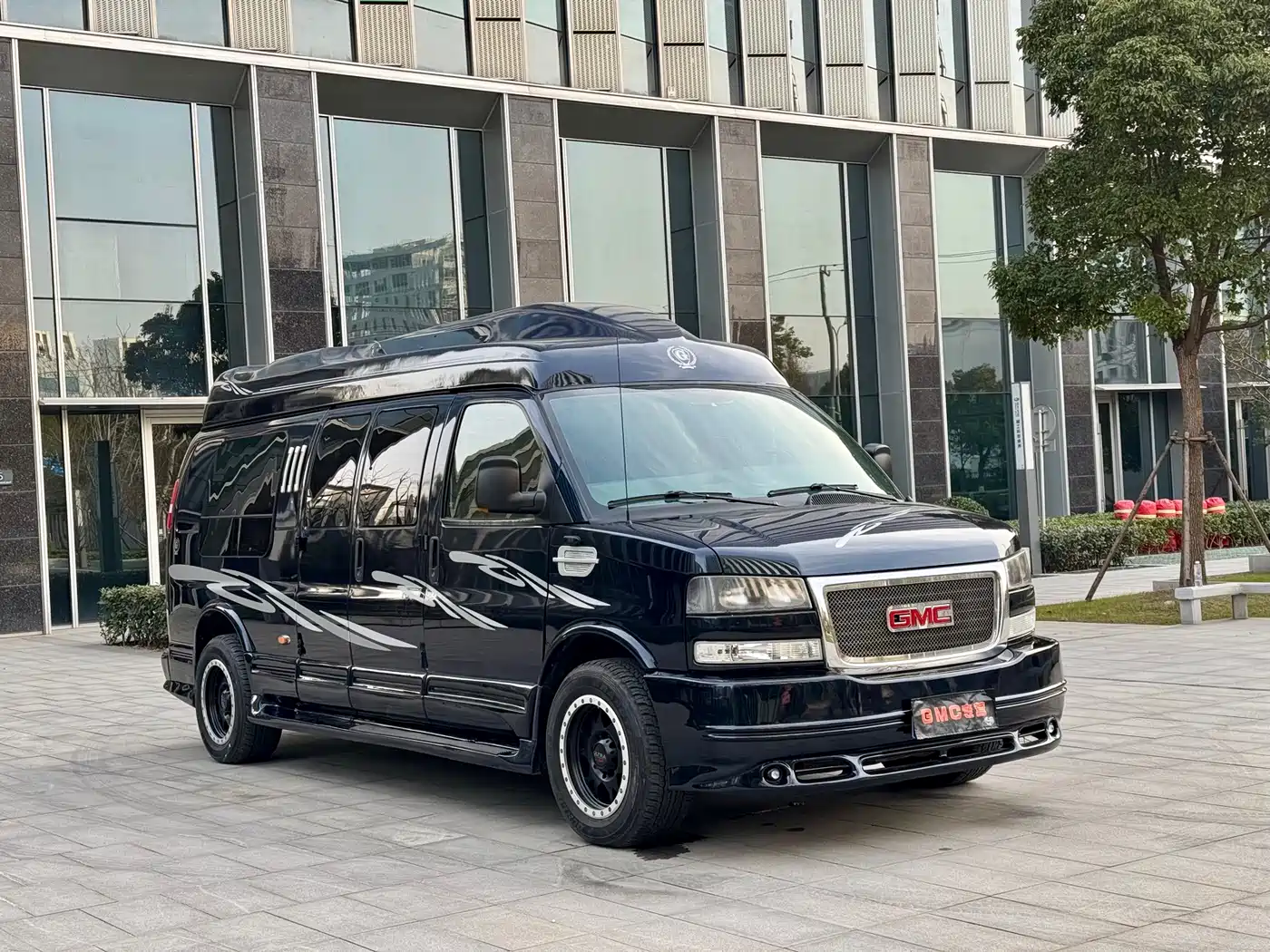 GMC Savana 2015 2015 6.0L G660L 2WD Elegance Edition