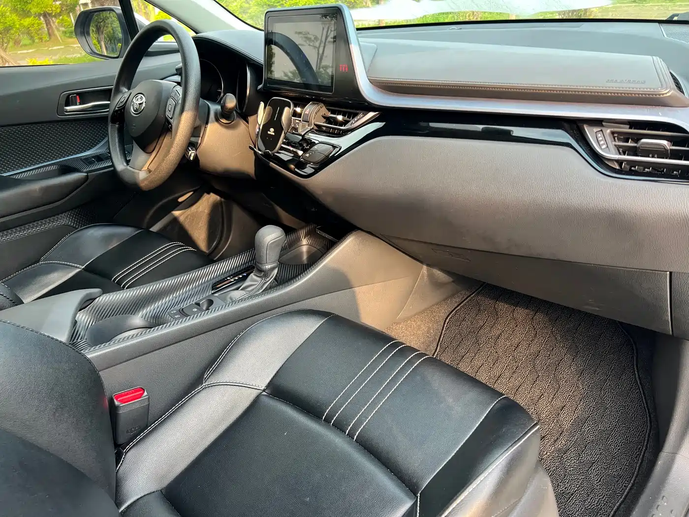 Toyota IZOA 2022 2.0L Yixing Edition фото 16