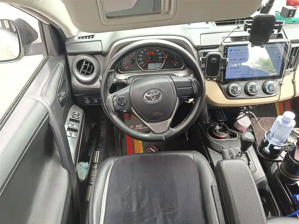 Toyota RAV4 Rongfang 2016 2.0L CVT 2WD Urban (China V) фото 11