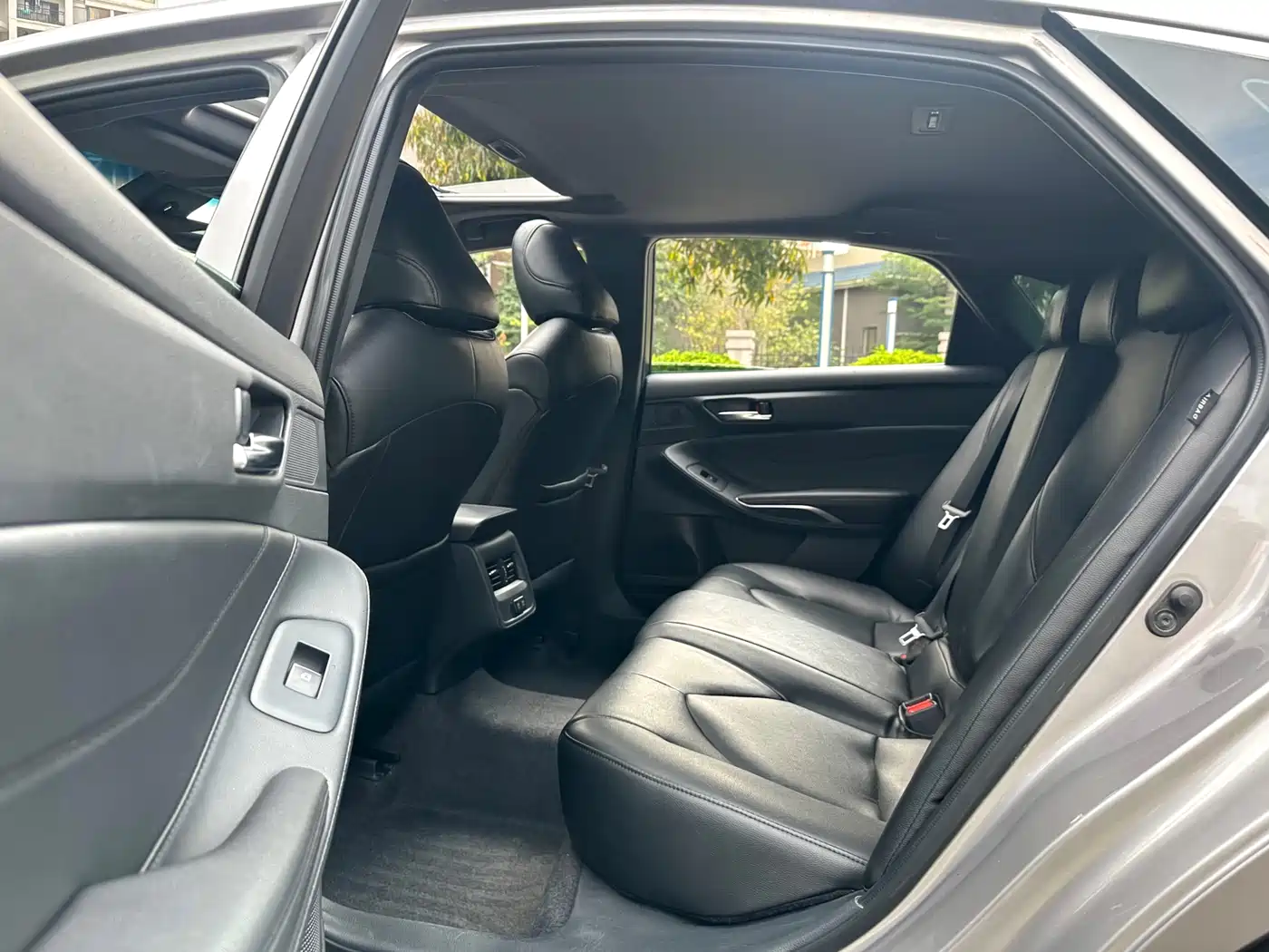 Toyota Avalon 2022 2.0L Progressive Edition фото 17