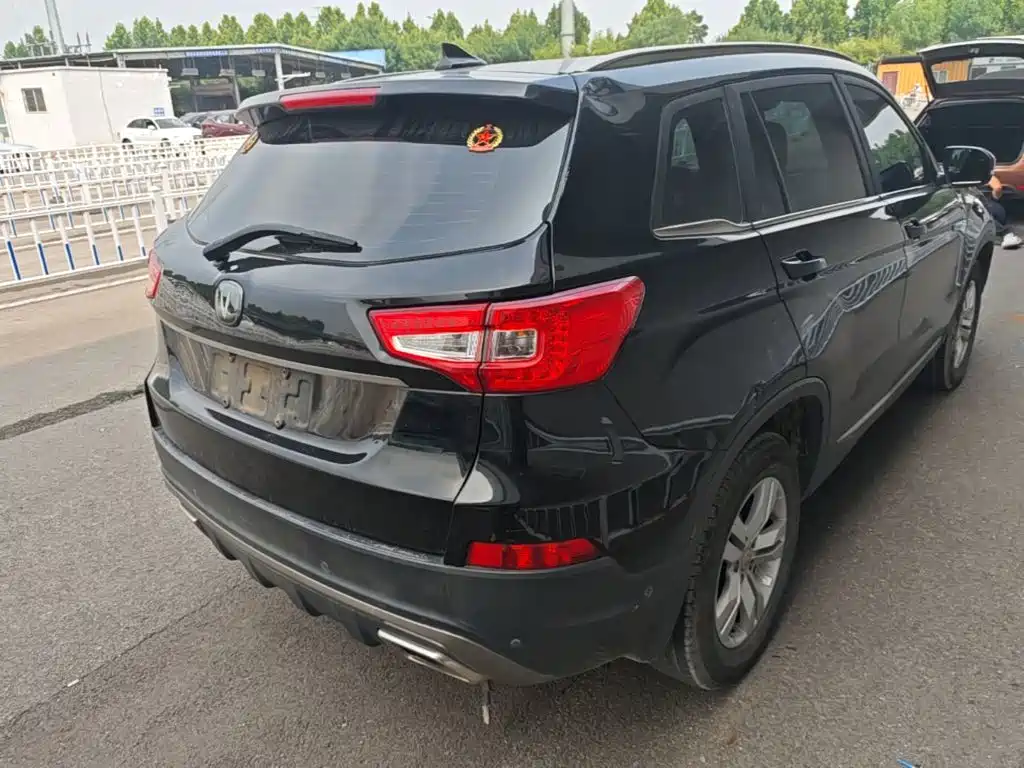 Фото 7 - Changan CS75