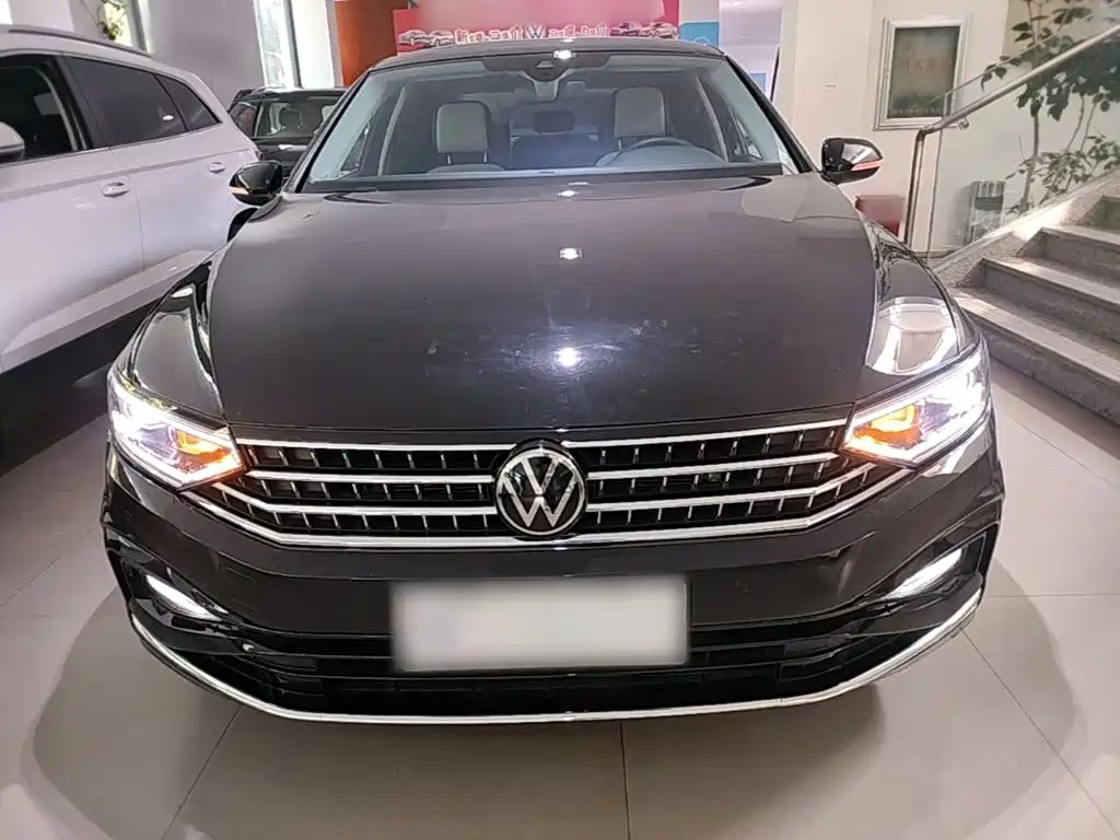 Volkswagen Magotan 2025 2025 Facelift II Public Edition 330TSI DSG Luxury