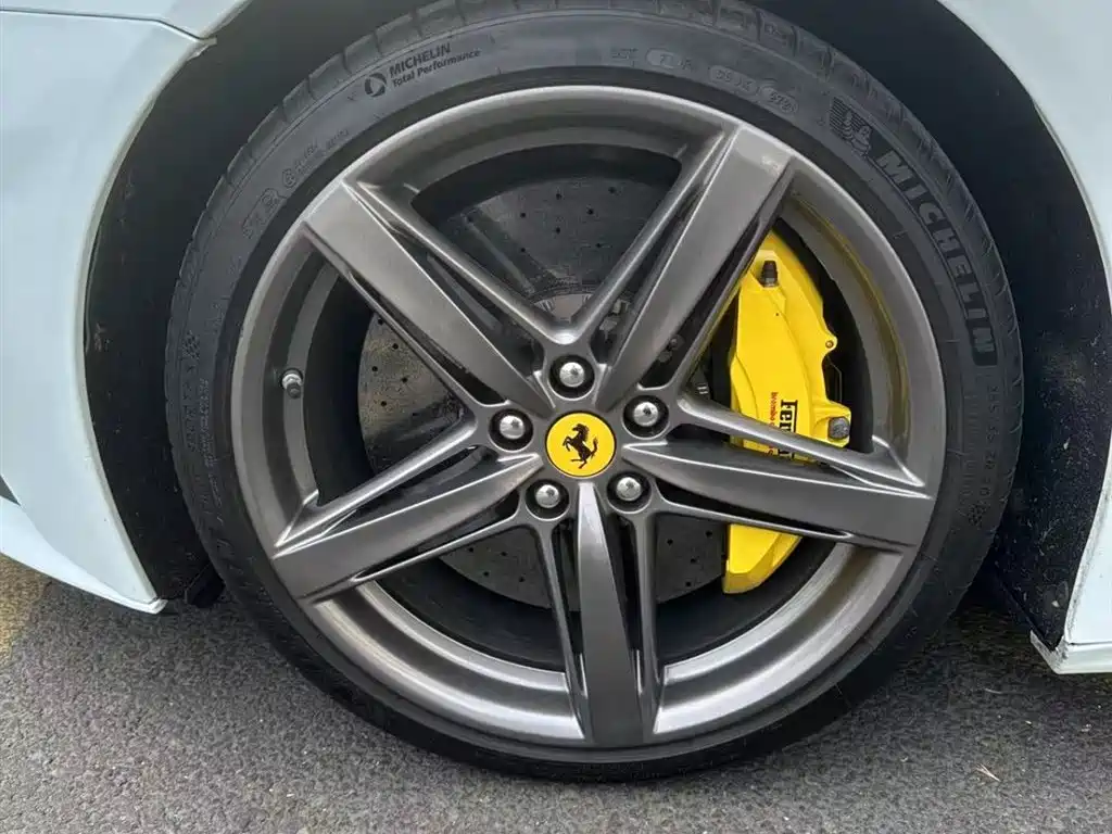 Ferrari F12berlinetta 2013 6.3L Standard фото 6