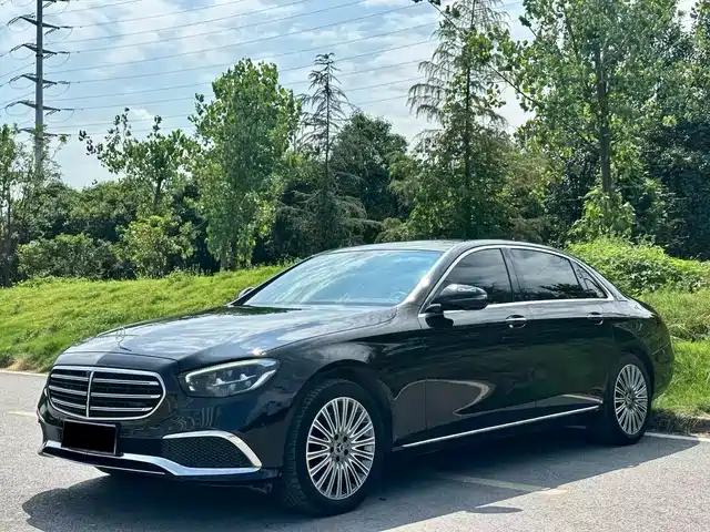 Mercedes-Benz E-Class 2022
