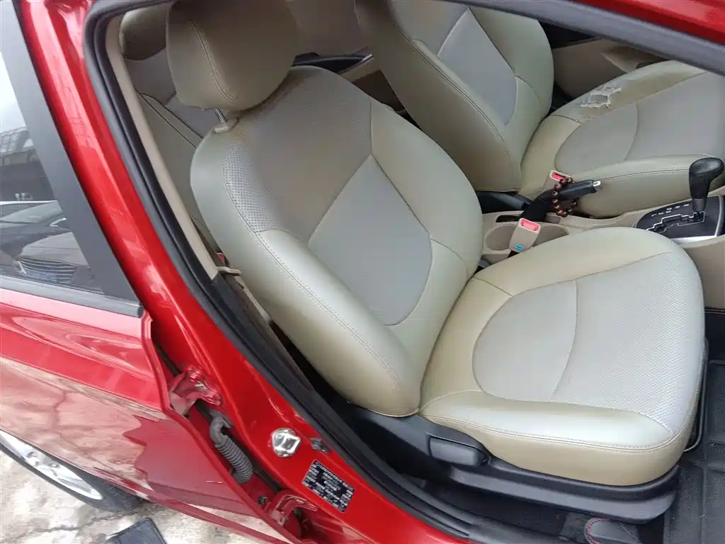Hyundai Verna 2014 1.4L Automatic Smart GLS фото 20