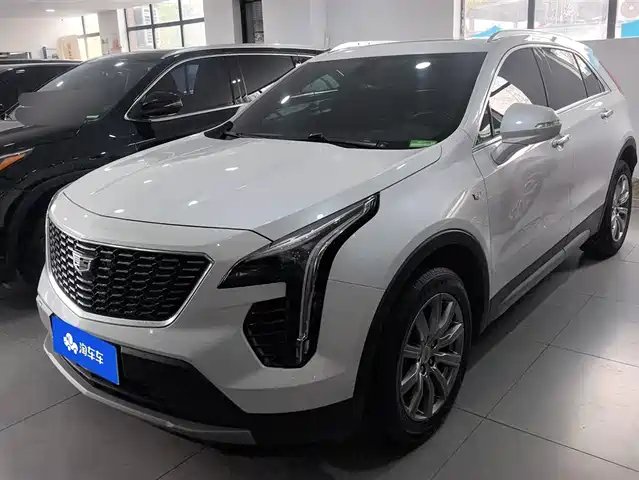 CADILLAC XT4
