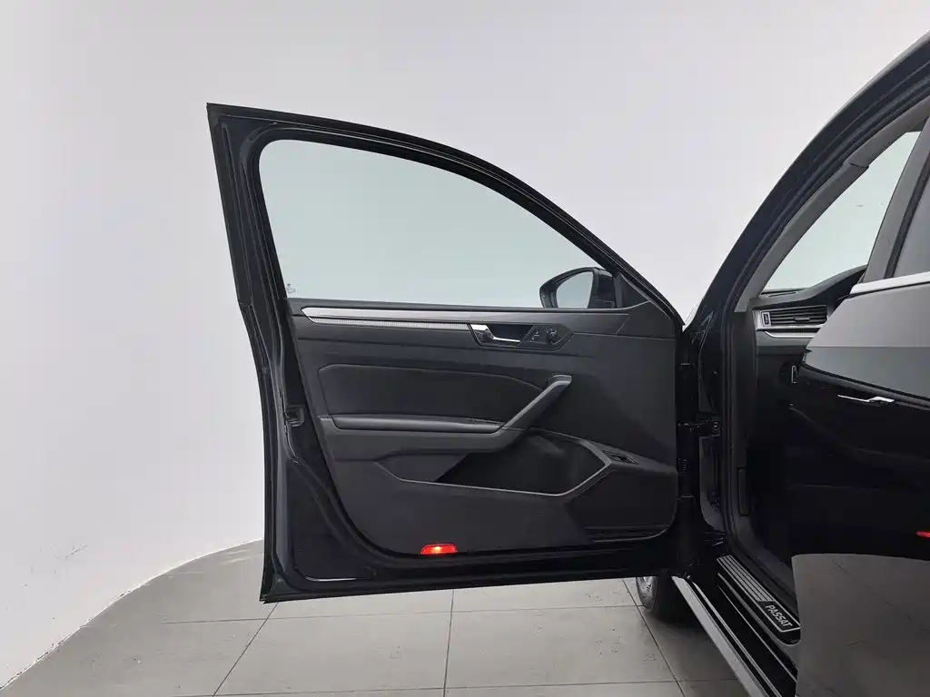 Фото 8 - Volkswagen Passat