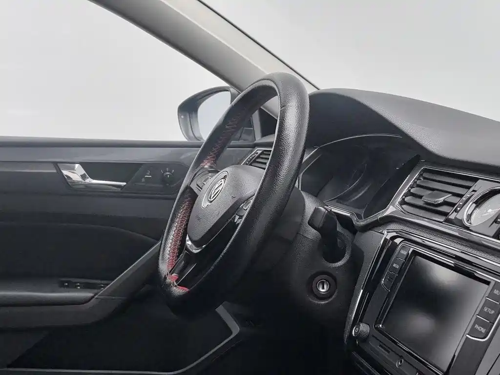 Фото 22 - Volkswagen Passat