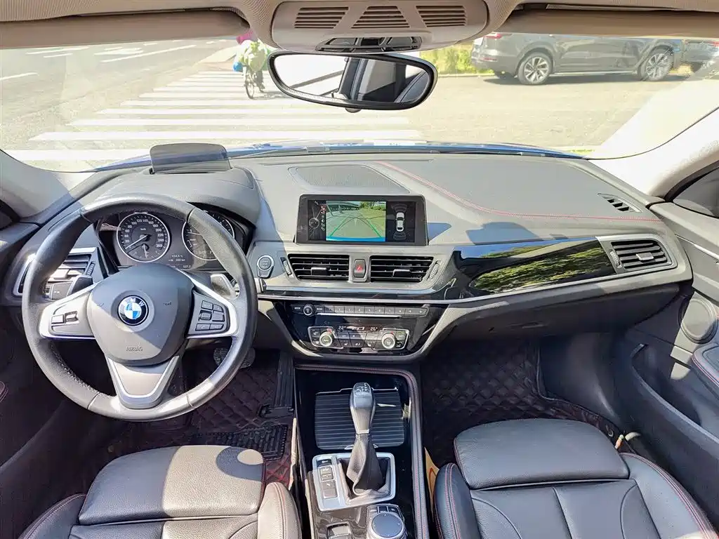 BMW 1 Series 2017 125i Sport фото 6