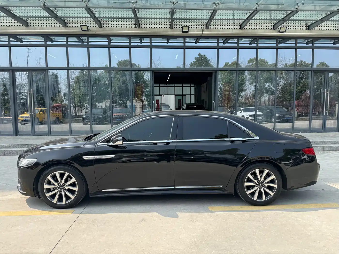 LINCOLN CONTINENTAL
