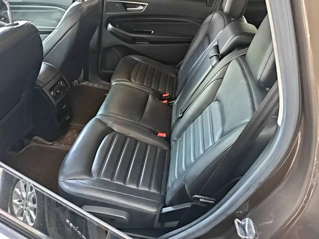 Фото 17 - Ford Edge