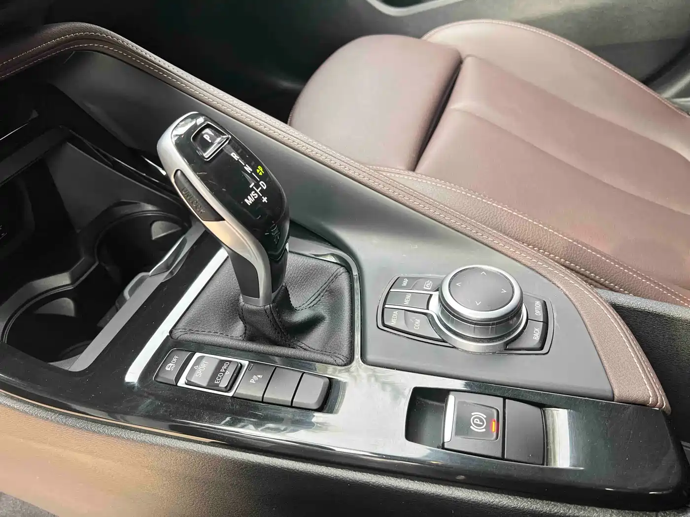 BMW X2 2023 sDrive25i M Sport Shadow Edition фото 16
