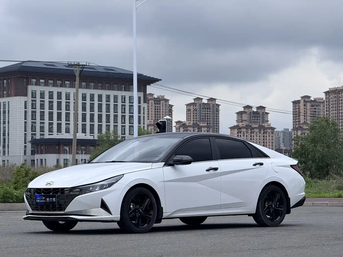 Hyundai Elantra 2022 240TGDi DCT LUX Premium Edition