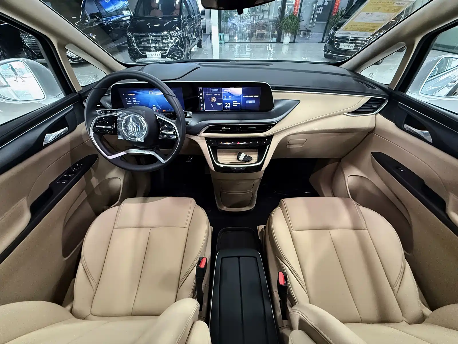 Photo 4 - Buick GL8