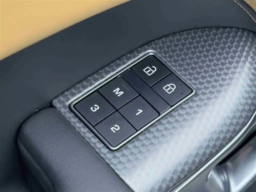 Land Rover Range Rover Sport 2022 3.0 L6 Gloss Black Edition фото 19