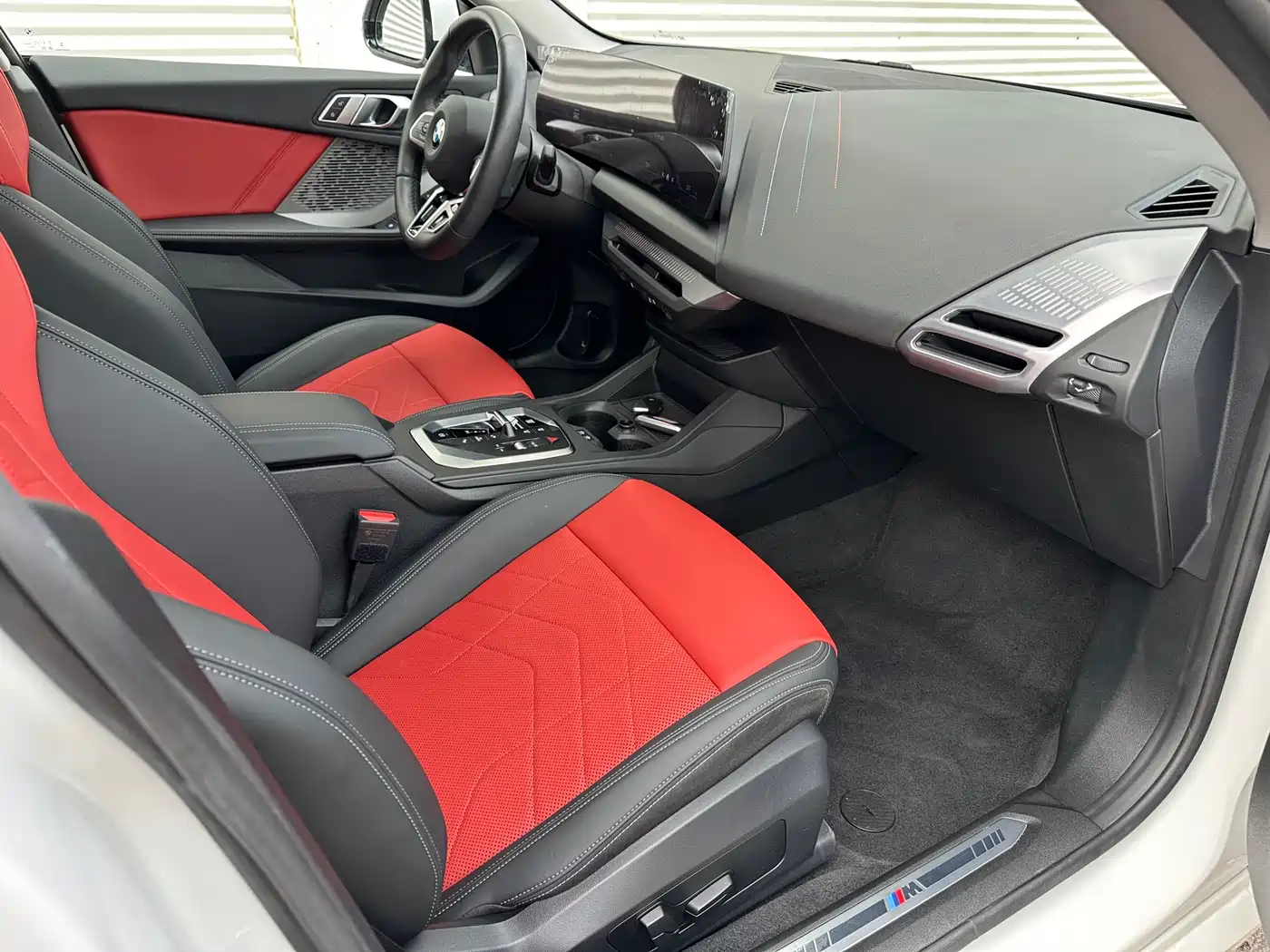 BMW 2 Series 2025 225L M Sport Package фото 10