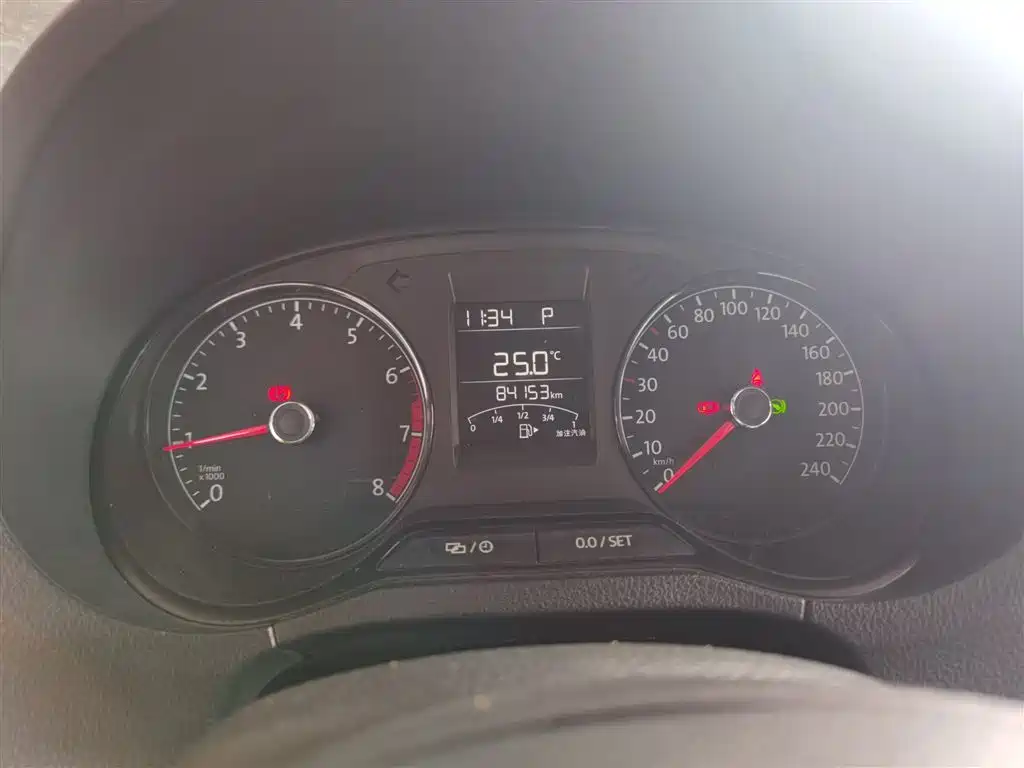 Volkswagen Polo 2016 1.4L Automatic Trend фото 4