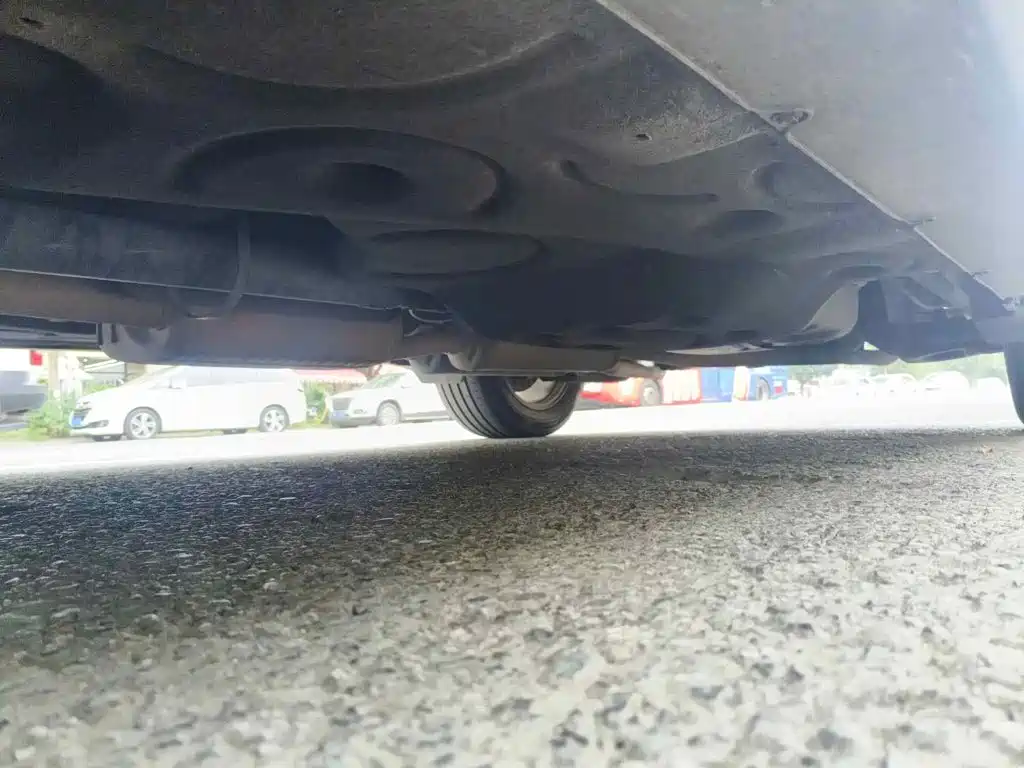 Photo 8 - Acura ZDX