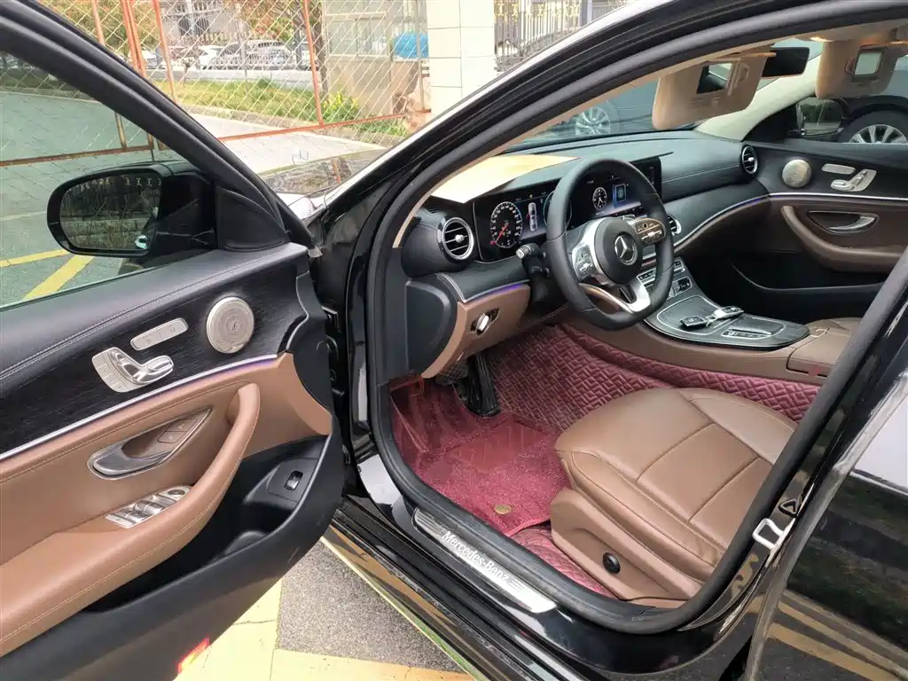 Mercedes-Benz E-Class 2020 E 300 L Sport Fashion Model фото 12