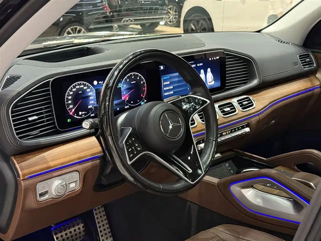 Mercedes-Benz GLS 2024 Model GLS 450 4MATIC Luxury фото 11