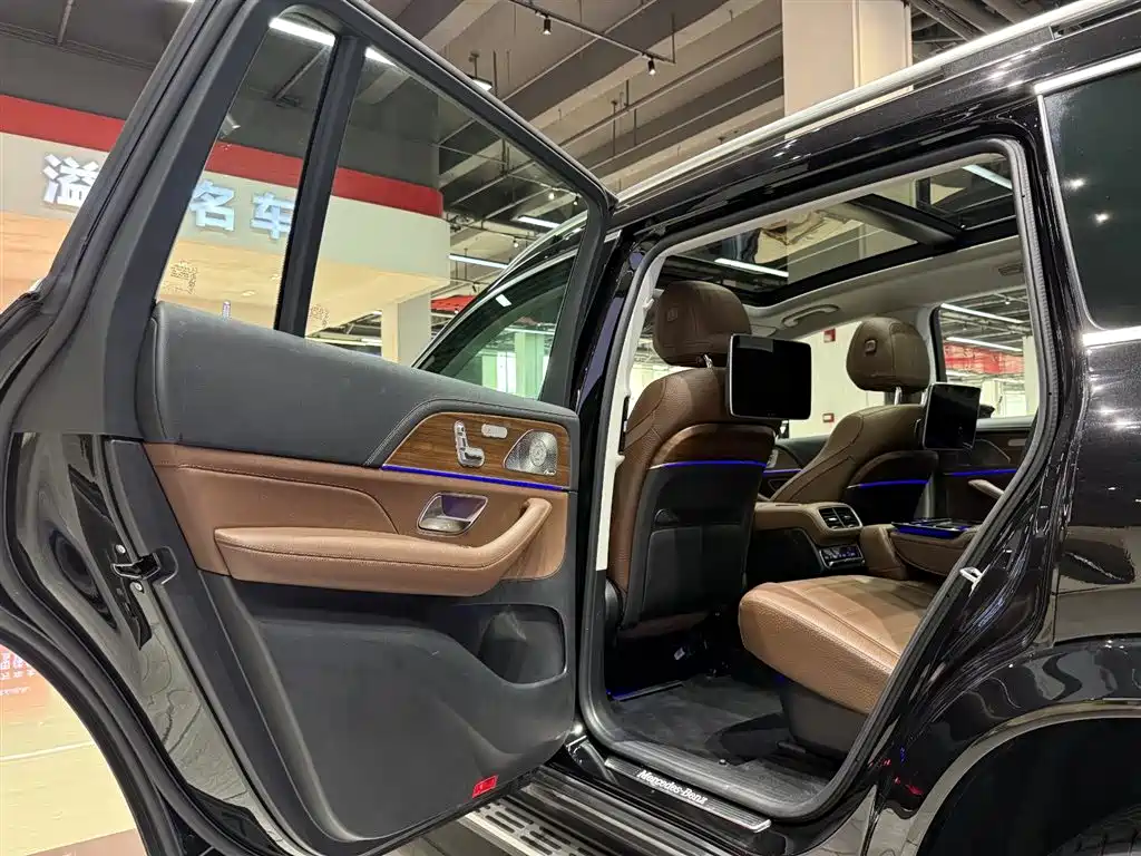 Mercedes-Benz GLS 2024 Model GLS 450 4MATIC Luxury фото 16