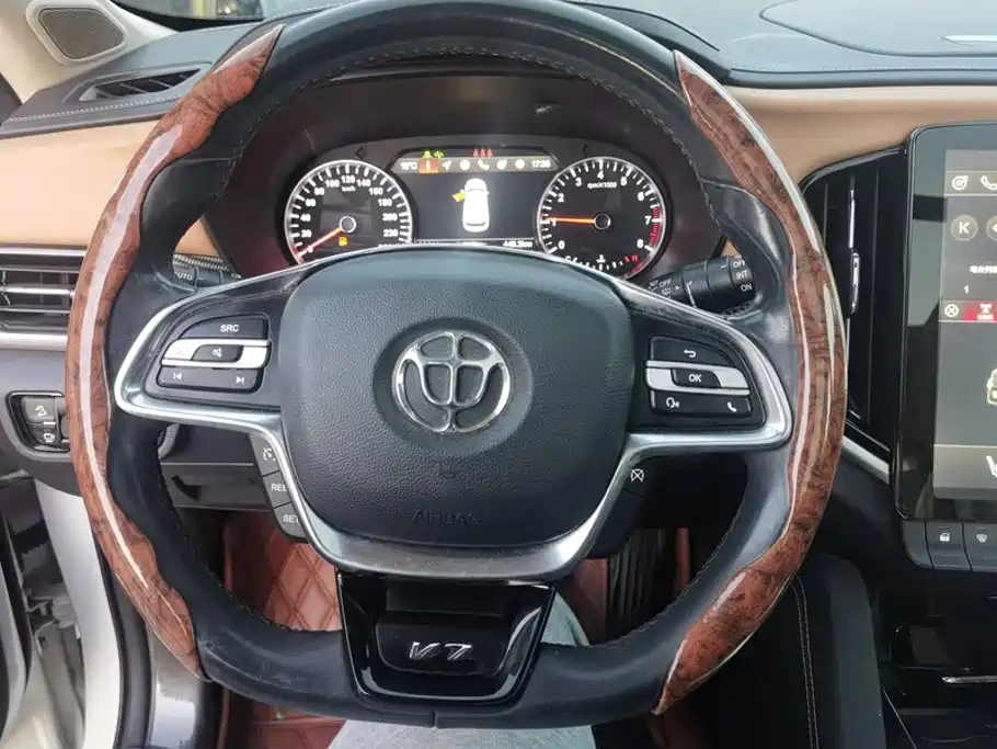 Zhonghua V7 2018 2018 280T DCT Flagship 7-seater