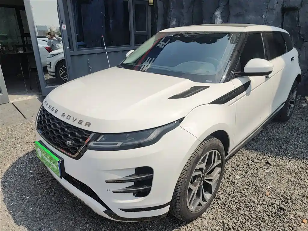 Land Rover Range Rover Evoque 2023 Range Rover Evoque L 249PS Luxury Edition фото 2