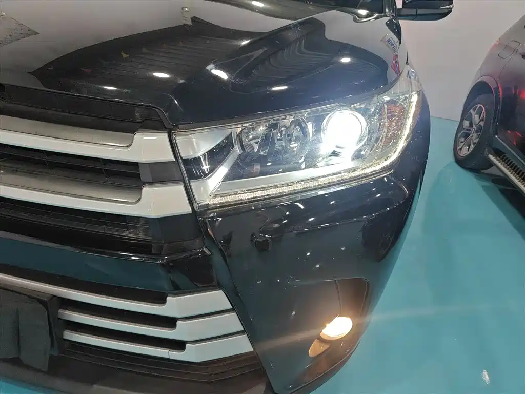 Toyota Highlander 2018 2.0T 4WD Luxury 7-seater China VI фото 24