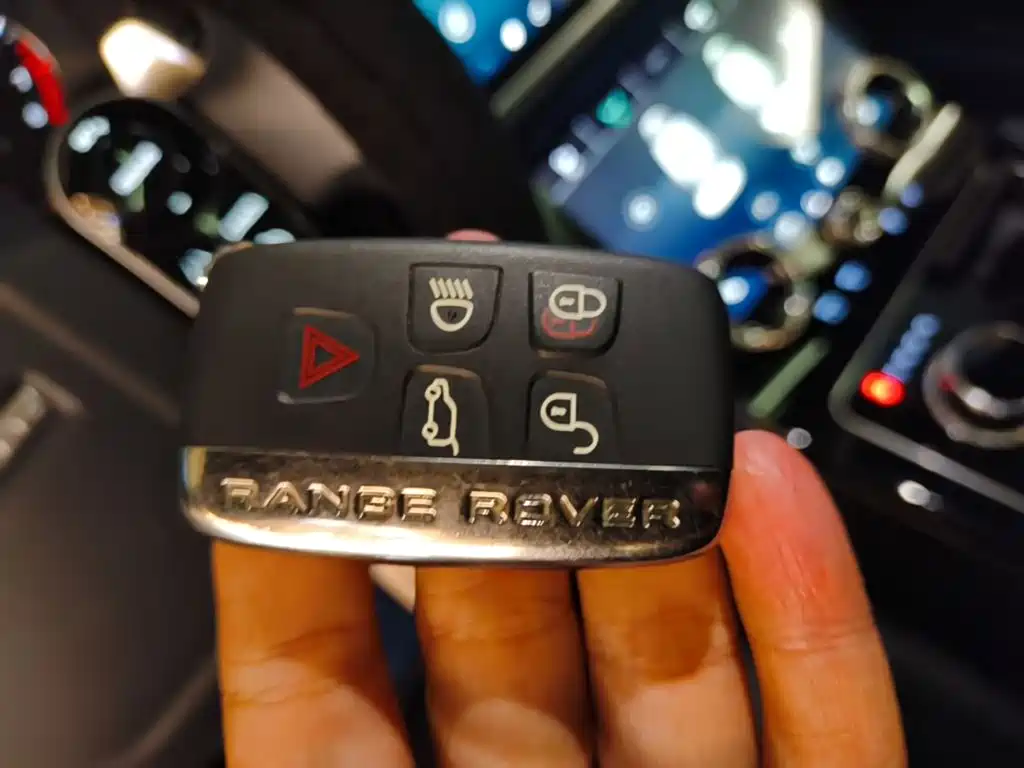 Фото 10 - Land Rover Range Rover Velar