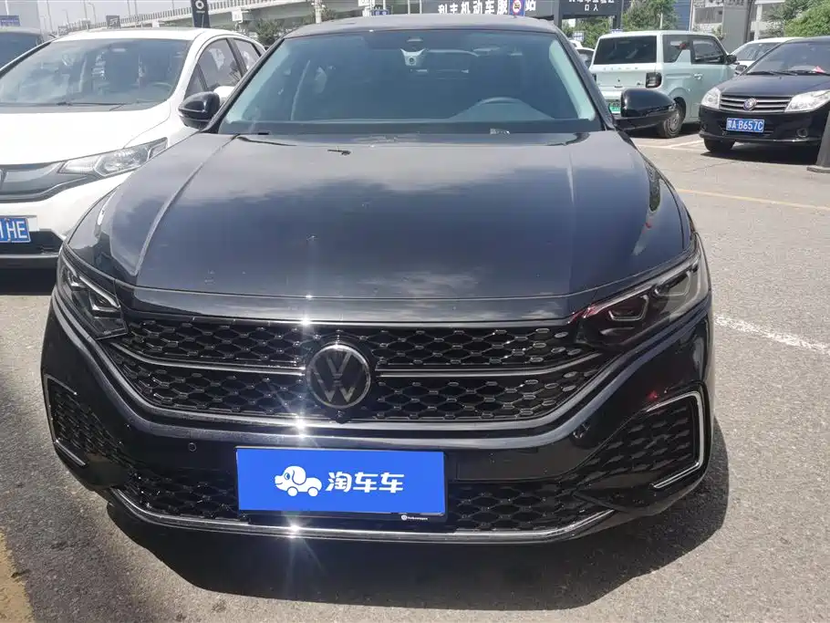 Volkswagen Passat 2025 Outstanding 380TSI Starlight Dragon Glory Edition фото 2