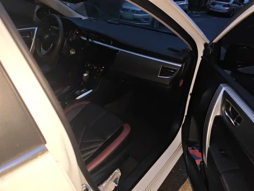 Toyota Corolla 2017 Facelift 1.6L S-CVT GL фото 20
