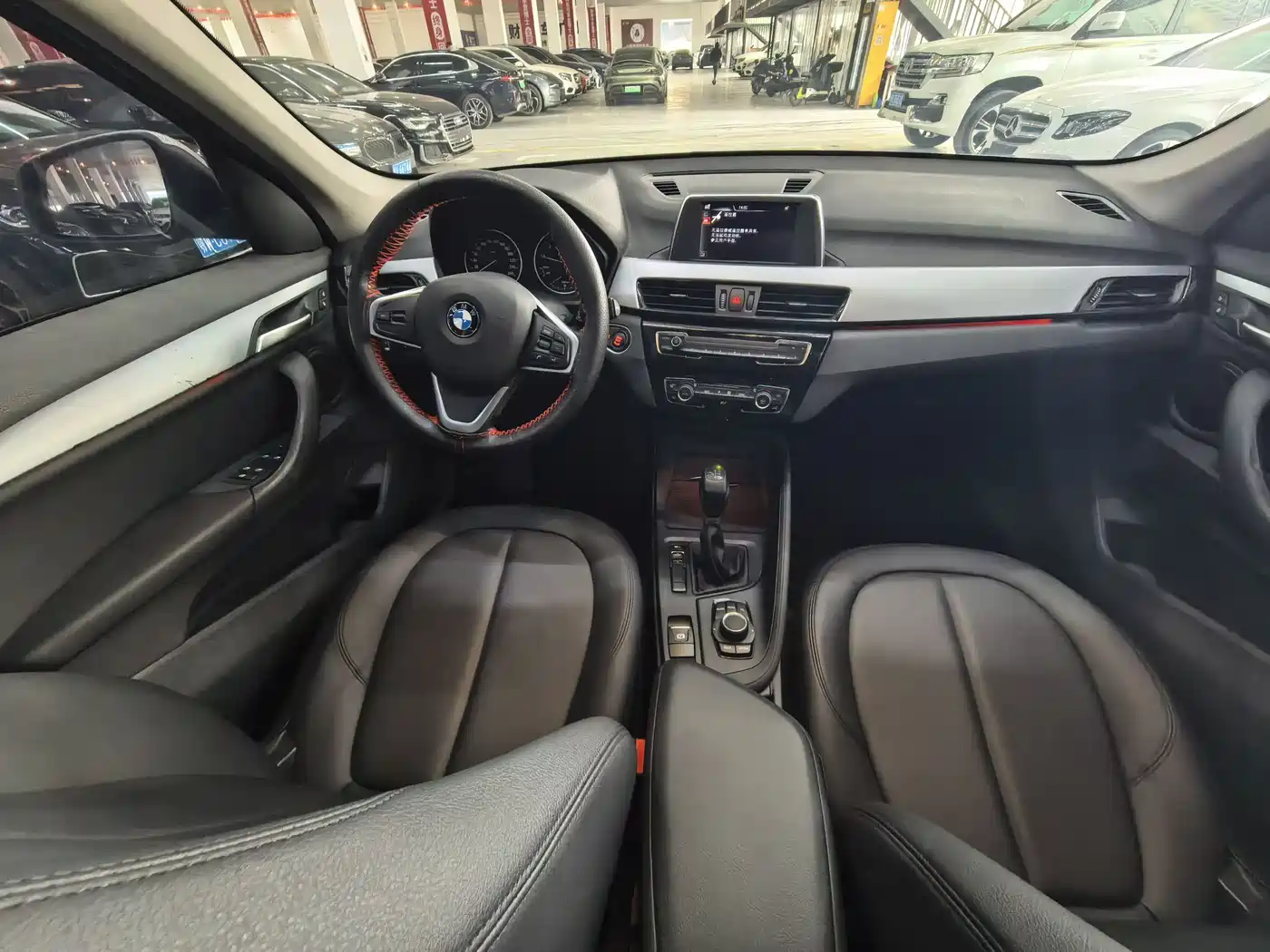 BMW X1 2016 sDrive18Li Premium Model фото 14
