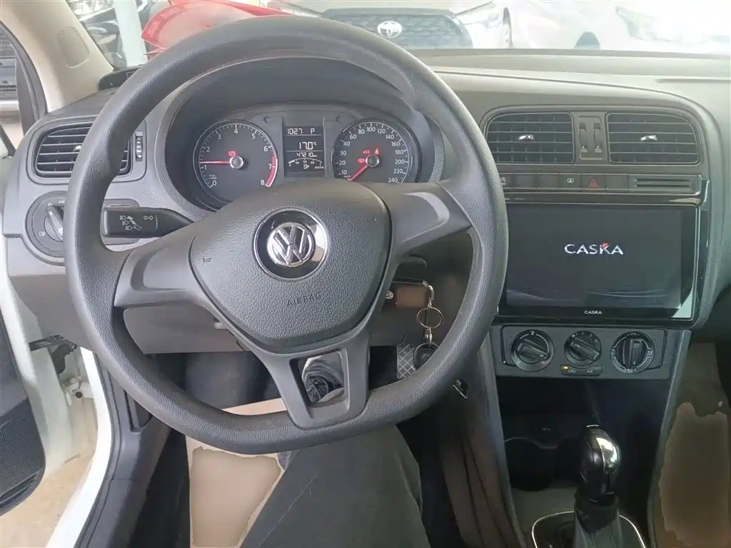 Volkswagen Polo 2018 1.5L Auto Safe Drive фото 10