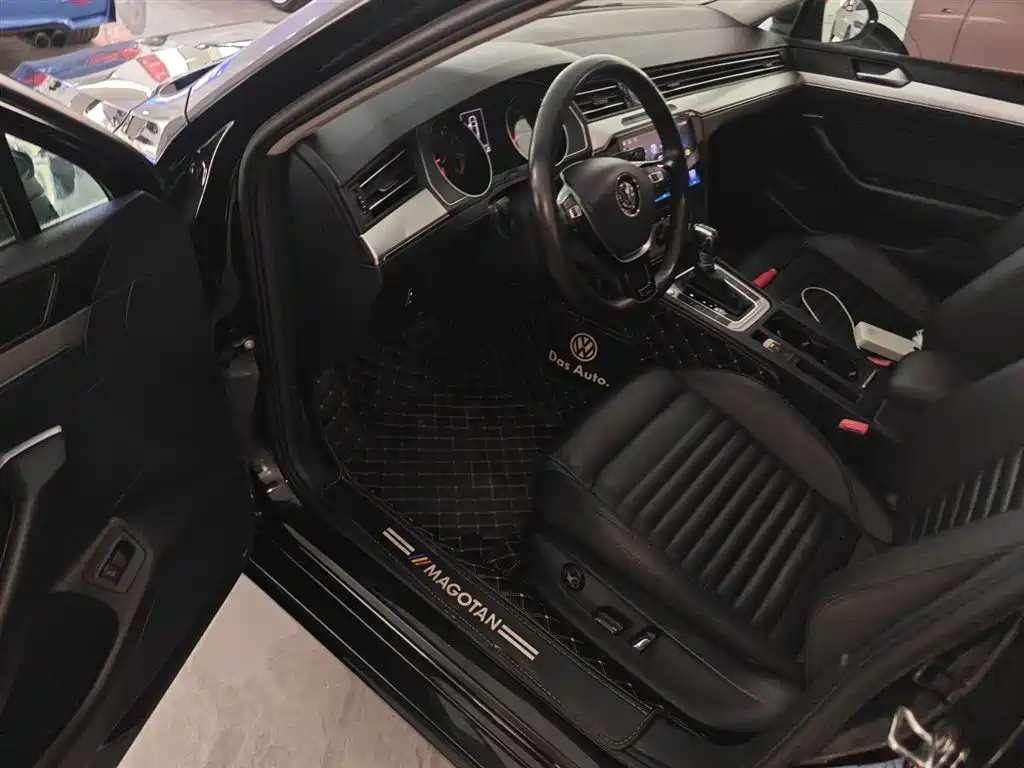 Volkswagen Magotan 2018 280TSI DSG Premium фото 16
