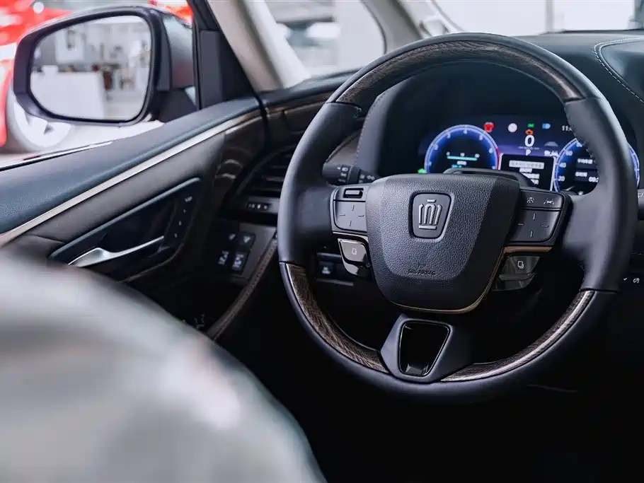 Toyota Vellfire 2024 Crown Hybrid 2.5L Executive Premium Edition фото 7