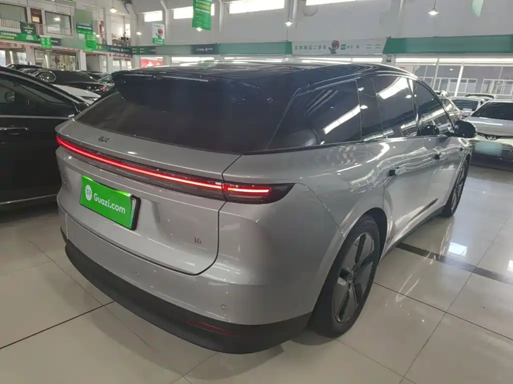Li Auto i6 2026 2025 2WD Base Model